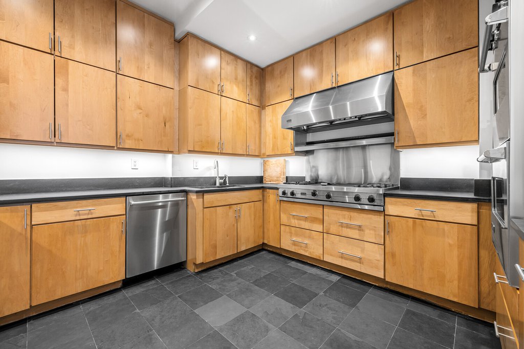 3 Hanover Square, Unit PH22B photo 3