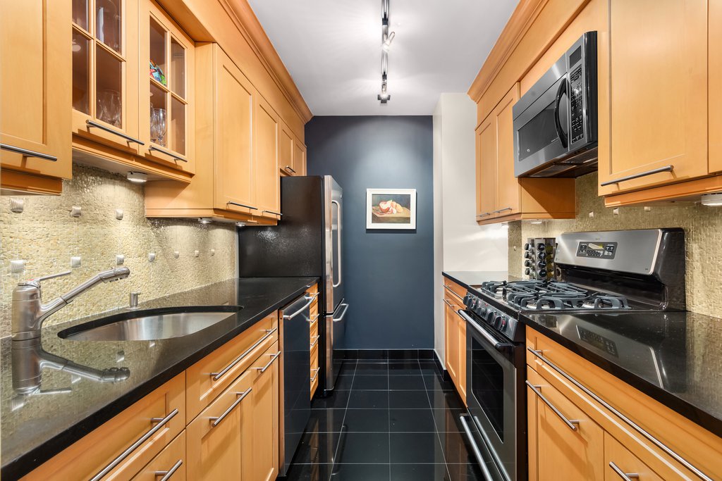 15 West 53rd Street, Unit 18F photo 2