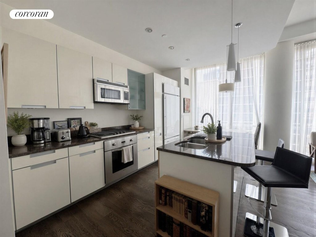 250 East 49th Street, Unit 9C photo 4