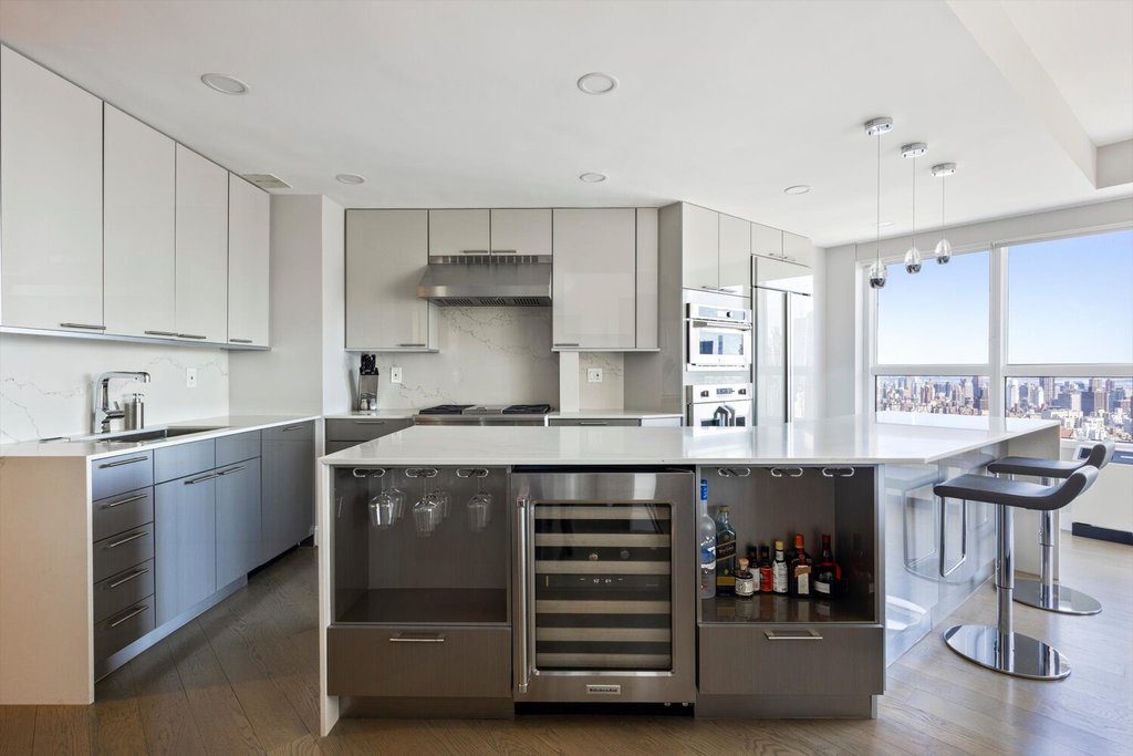 146 West 57th Street, Unit 57D photo 2