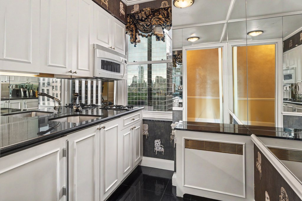 781 Fifth Avenue, Unit 1909 photo 5