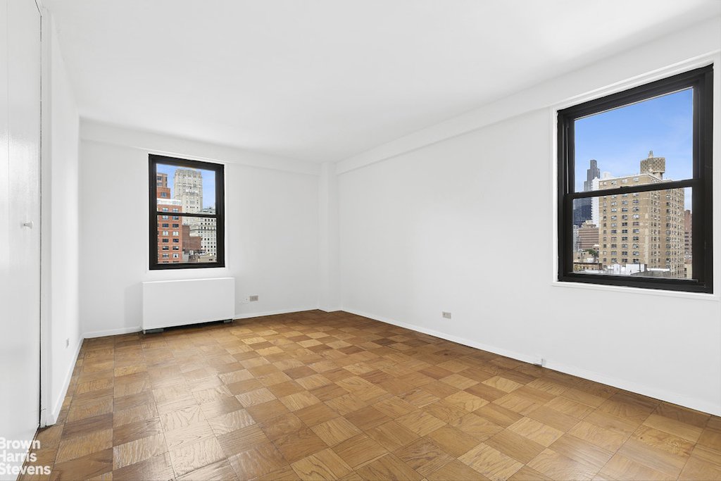 245 East 25th Street, Unit 12J photo 8