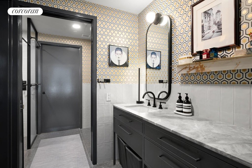 547 West 47th Street, Unit 309 photo 5