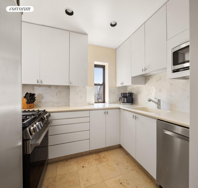 12 West 72nd Street, Unit 20A photo 6