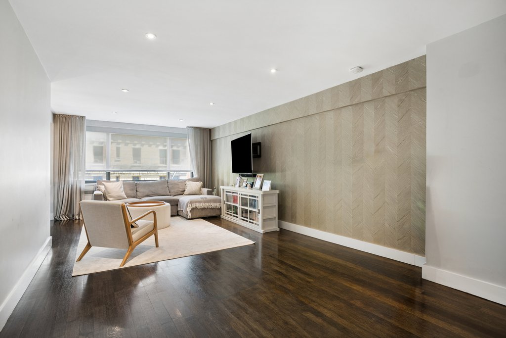 420 East 64th Street, Unit E6D photo 4