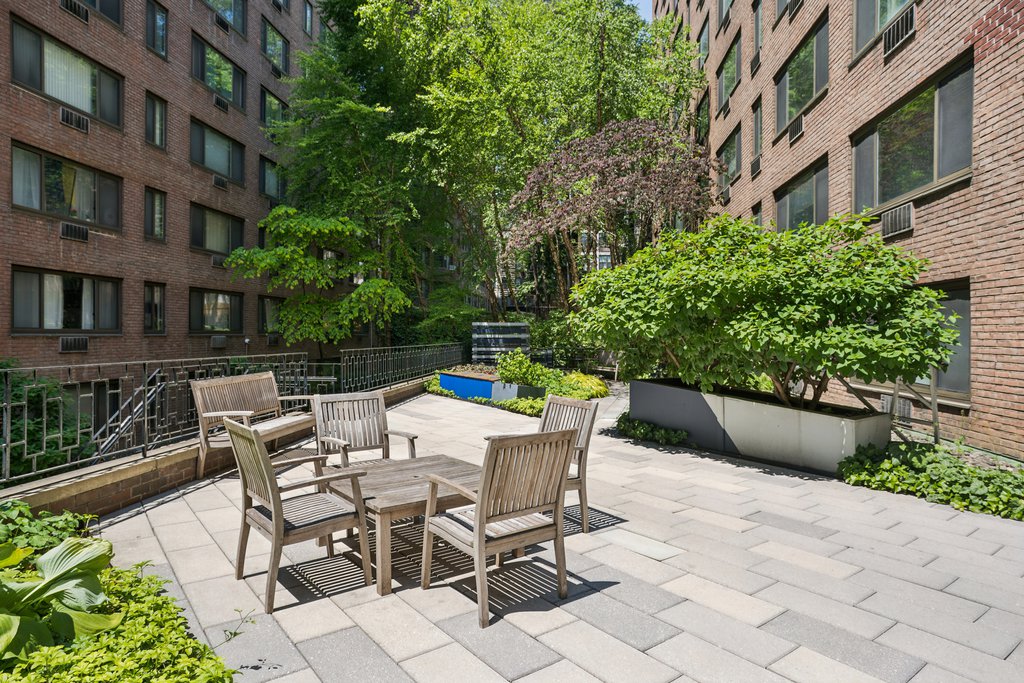 420 East 64th Street, Unit E6D photo 20