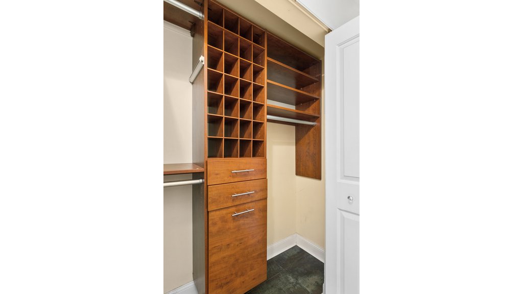 320 East 42nd Street, Unit 408 photo 6