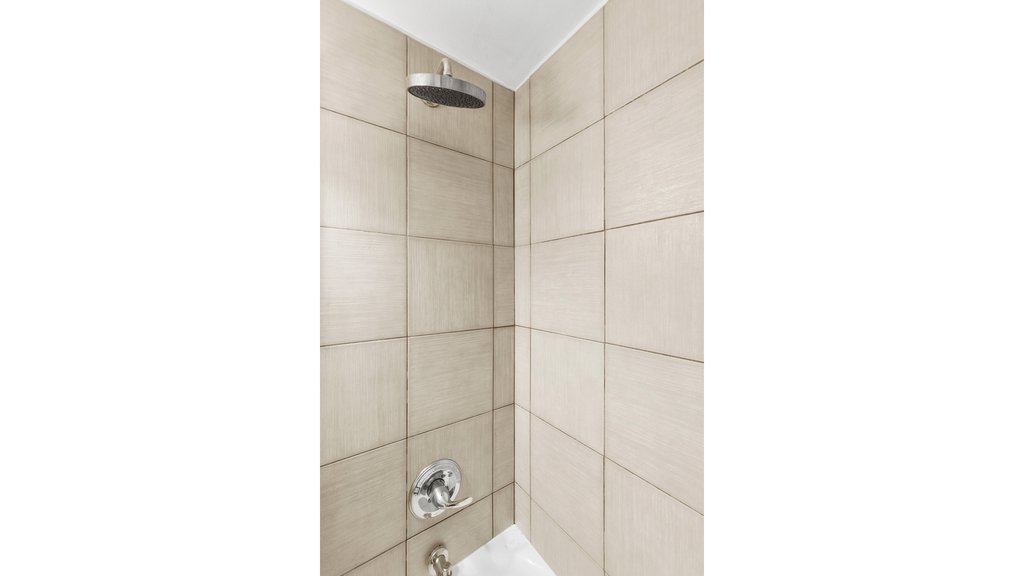 320 East 42nd Street, Unit 408 photo 8