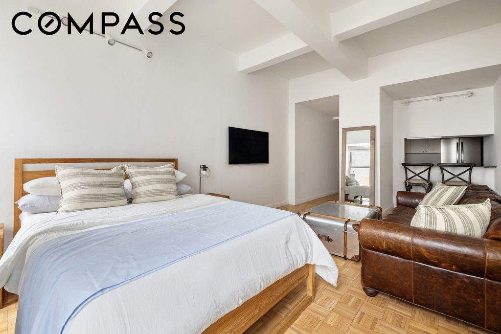88 Greenwich Street, Unit 412 photo 3