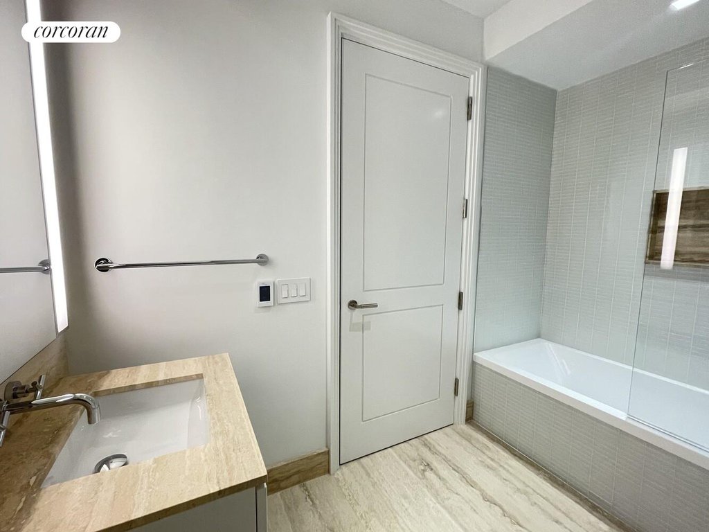 1 Wall Street, Unit 817 photo 17