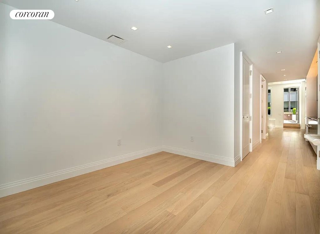 1 Wall Street, Unit 817 photo 18