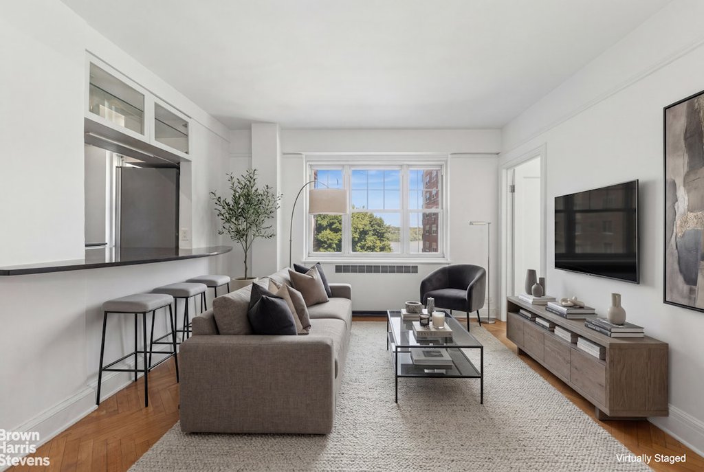 140 Cabrini Boulevard, Unit 37 photo 2