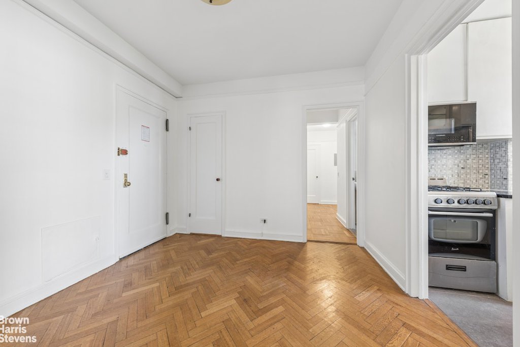 140 Cabrini Boulevard, Unit 37 photo 5