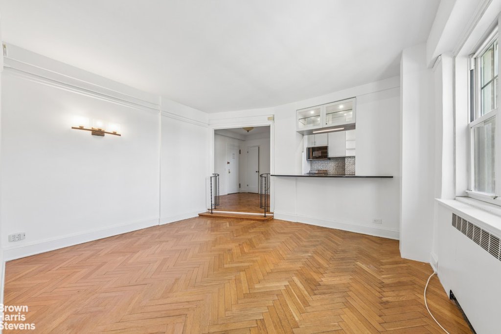 140 Cabrini Boulevard, Unit 37 photo 6
