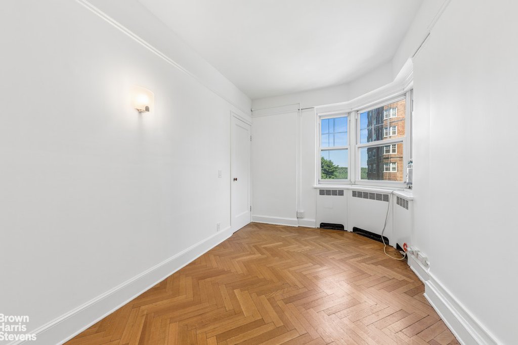 140 Cabrini Boulevard, Unit 37 photo 7
