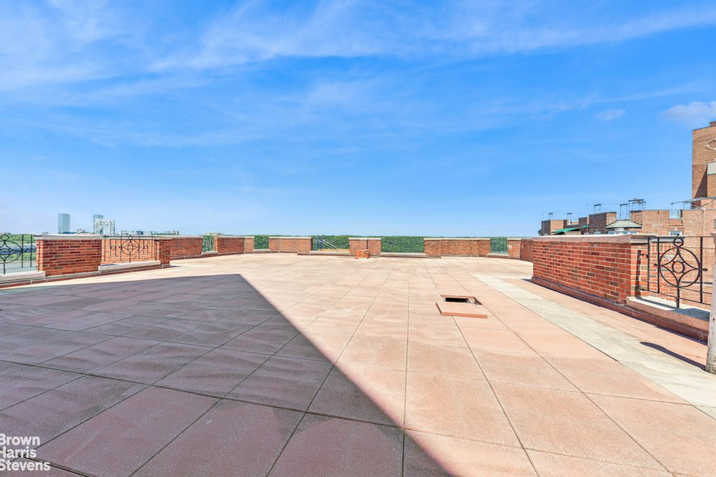 140 Cabrini Boulevard, Unit 37 photo 12