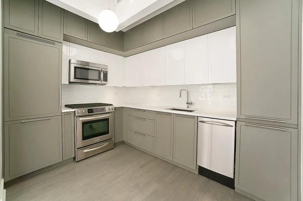 416 West 52nd Street, Unit 324 photo 2