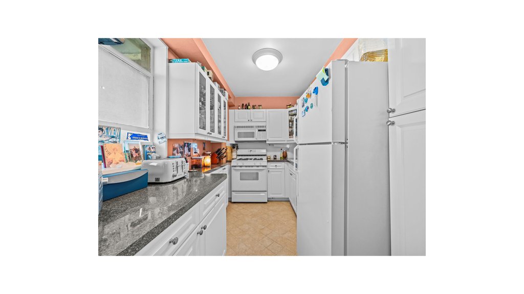 2575 Palisade Avenue, Unit 12C photo 8