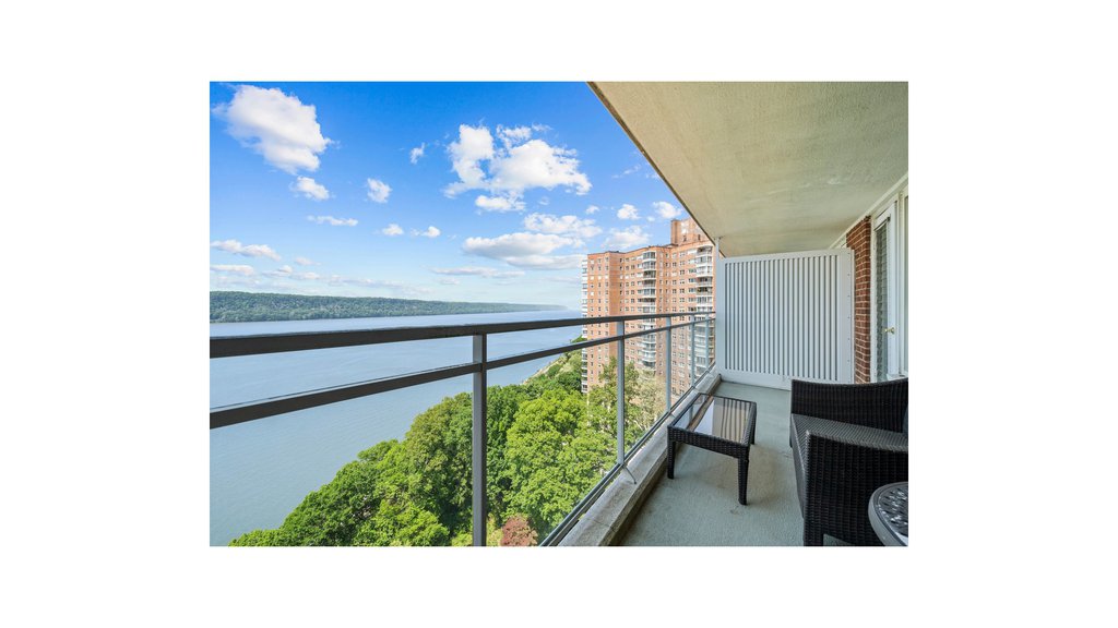 2575 Palisade Avenue, Unit 12C photo 10