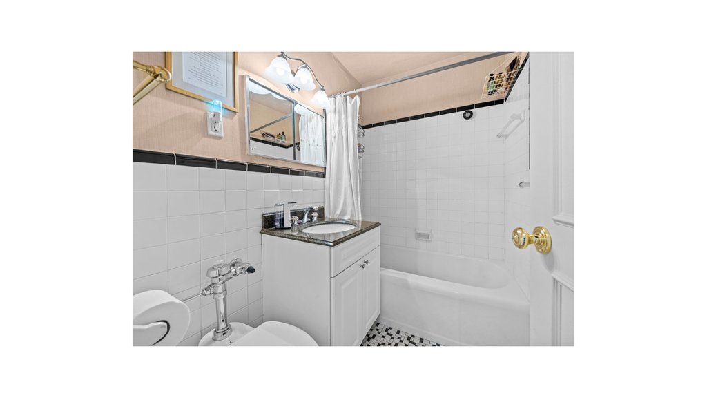 2575 Palisade Avenue, Unit 12C photo 12