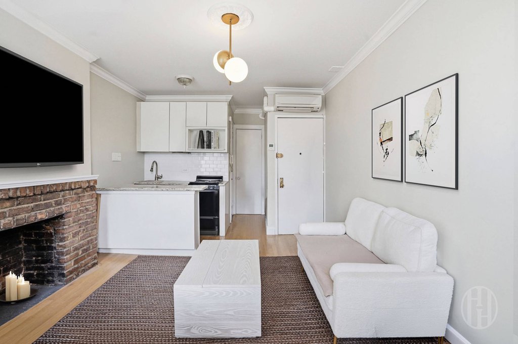 354 West 12th Street, Unit 4D photo 4