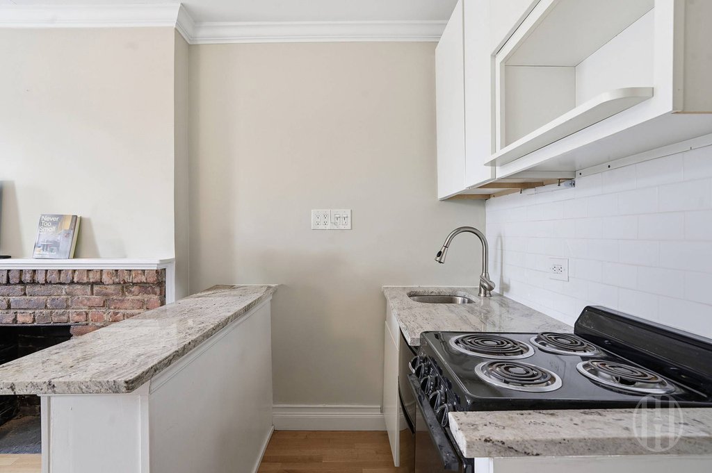 354 West 12th Street, Unit 4D photo 6