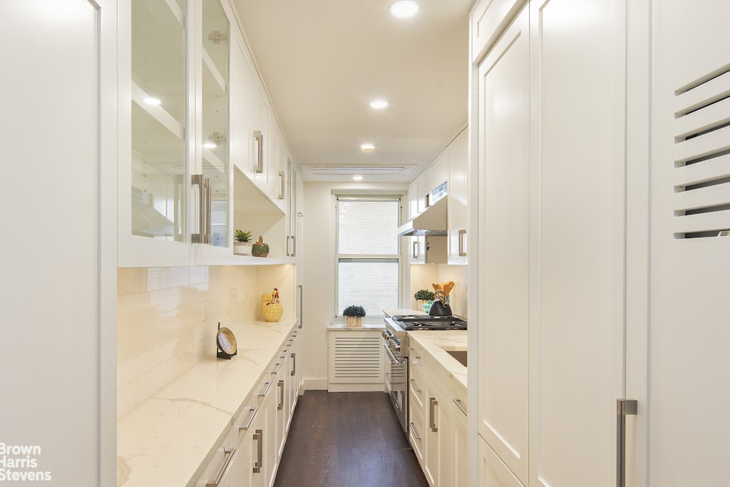 170 East 77th Street, Unit 8G photo 4
