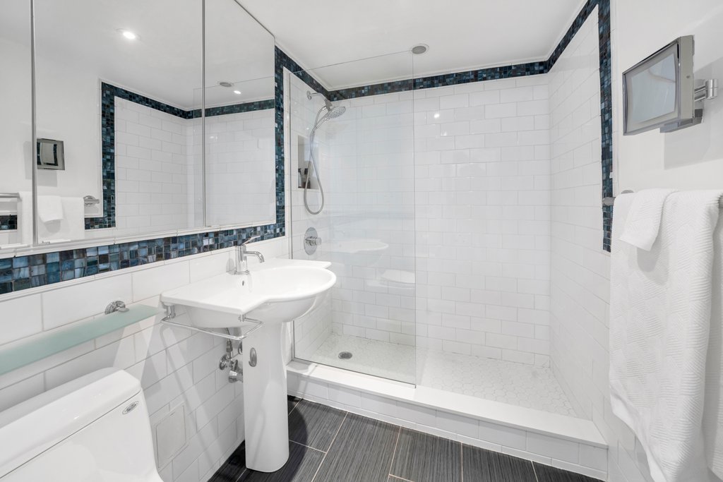 130 East 63rd Street, Unit 12B photo 6