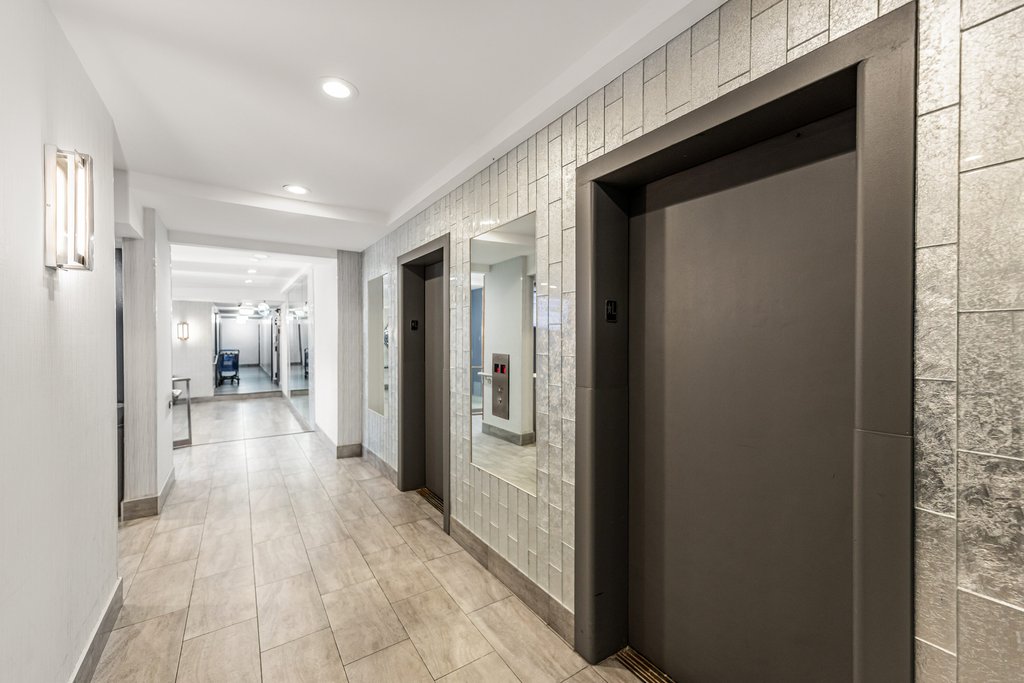 3935 Blackstone Avenue, Unit 4K photo 16
