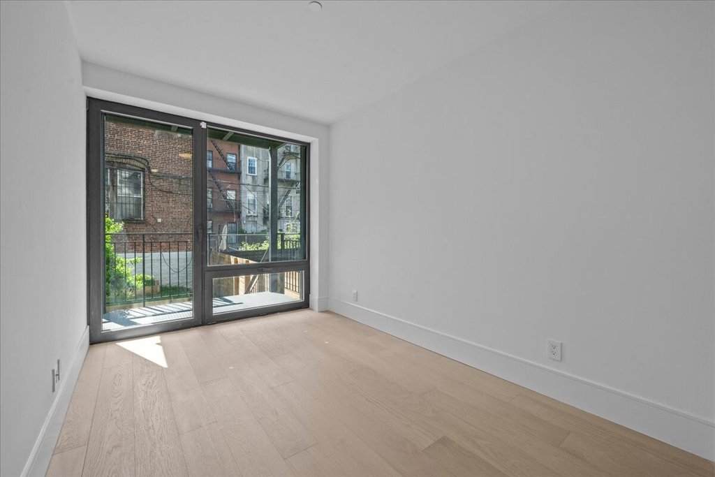 118 MADISON Street, Unit 1 photo 7