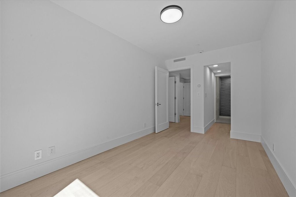 118 MADISON Street, Unit 1 photo 10