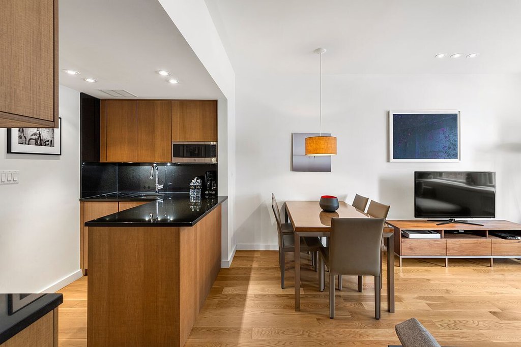 111 East 56th Street, Unit 1415 photo 4