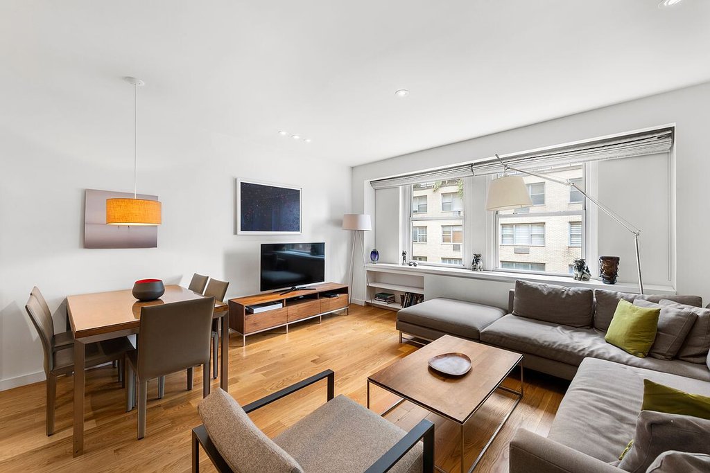 111 East 56th Street, Unit 1415 photo 13