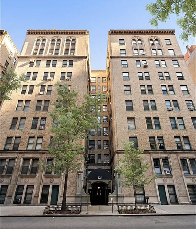 325 West 45th Street, Unit 519 photo 6