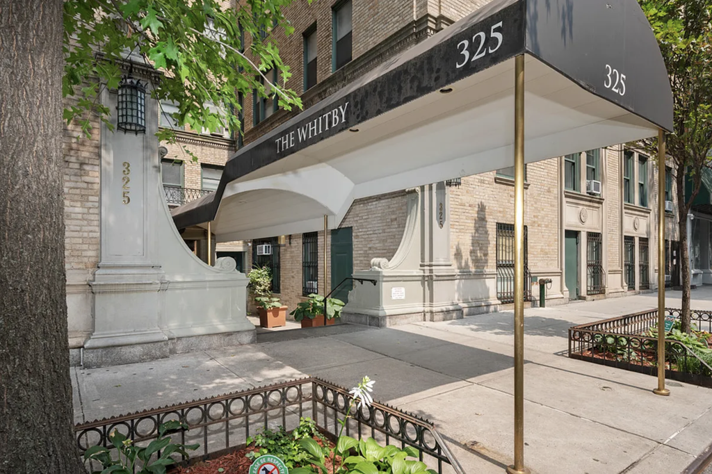 325 West 45th Street, Unit 519 photo 7