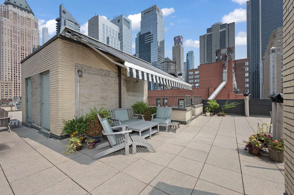 325 West 45th Street, Unit 519 photo 11