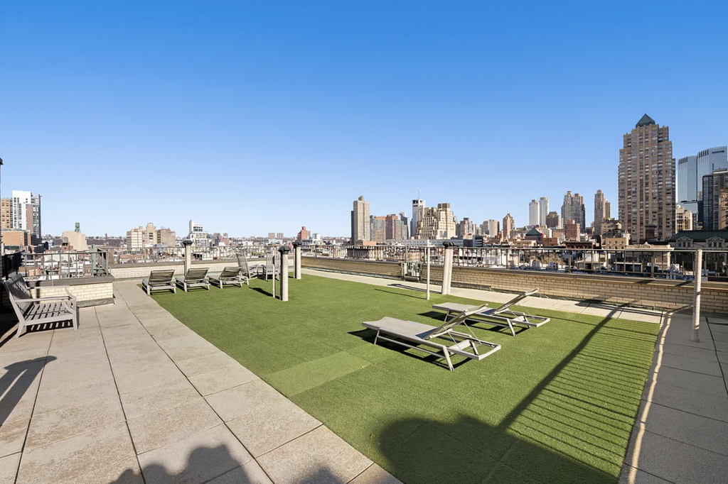 325 West 45th Street, Unit 519 photo 14