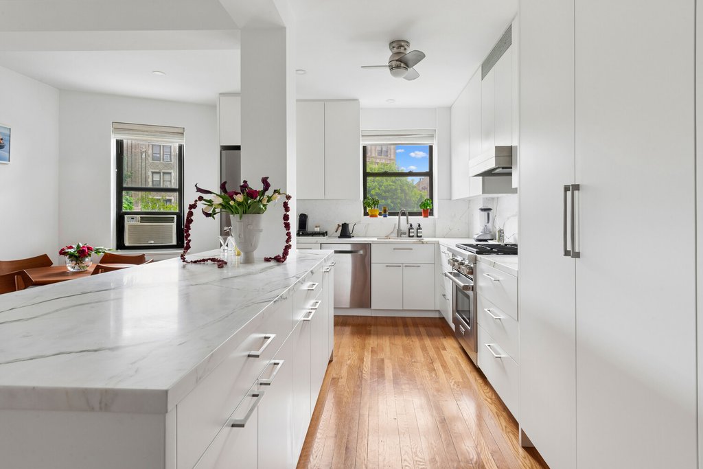159-34 Riverside Drive West, Unit 6B