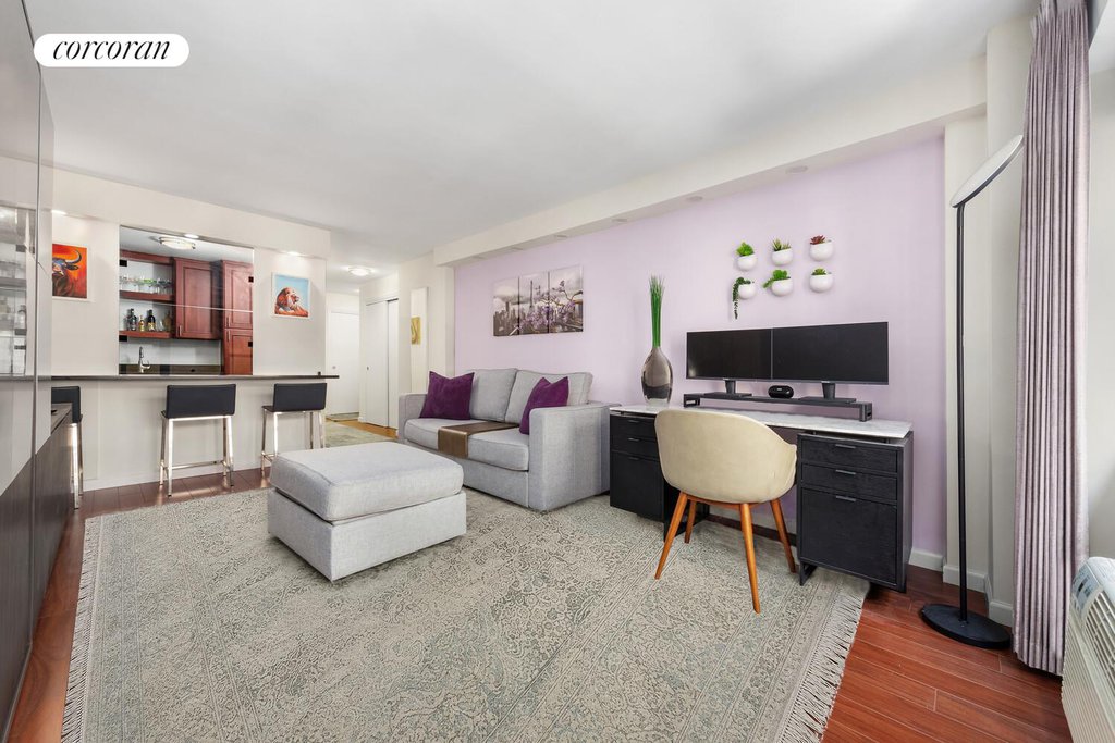 153 East 57th Street, Unit 8C photo 2