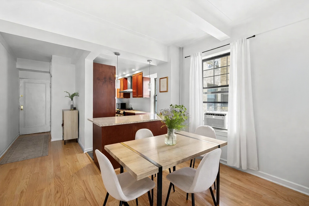 141 East 3rd Street, Unit 4B photo 3