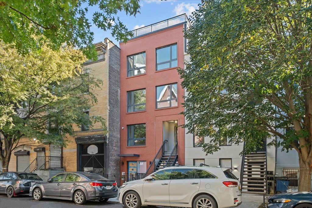 118 MADISON Street, Unit 2