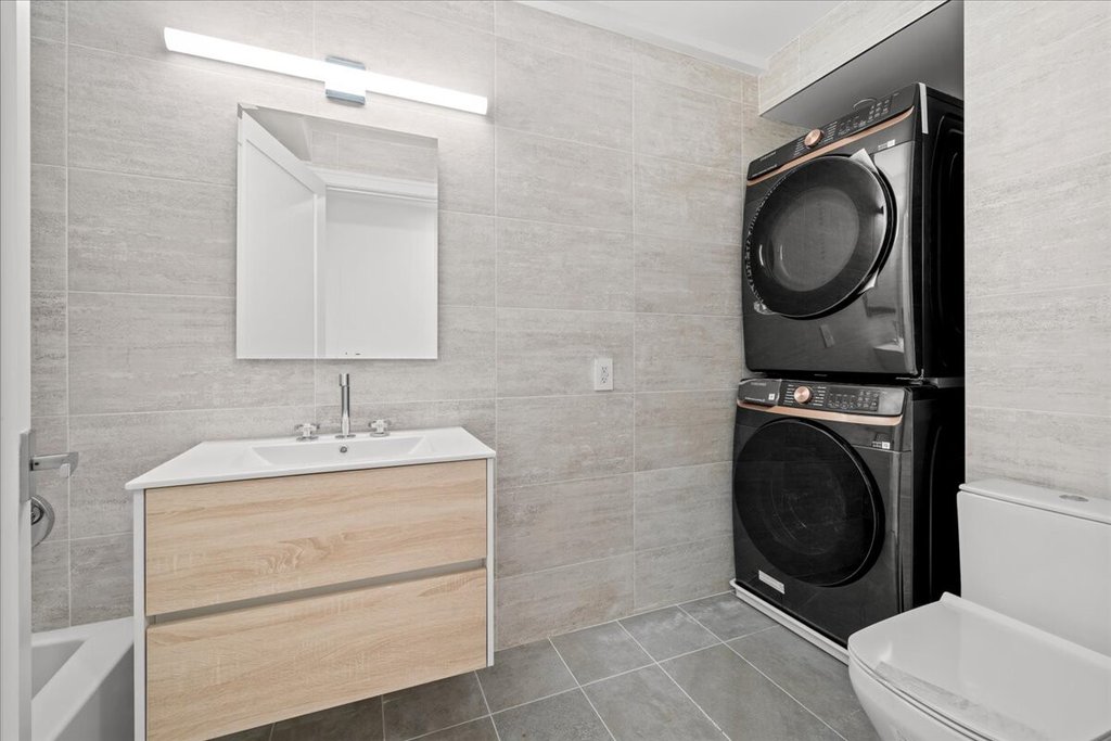118 MADISON Street, Unit 2 photo 9