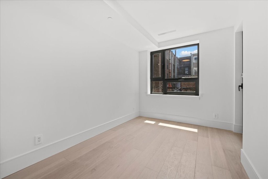 118 MADISON Street, Unit 2 photo 11