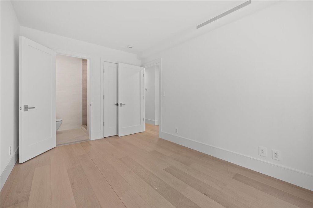 118 MADISON Street, Unit 2 photo 13
