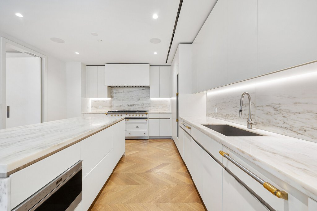1228 Madison Avenue, Unit 2 photo 4