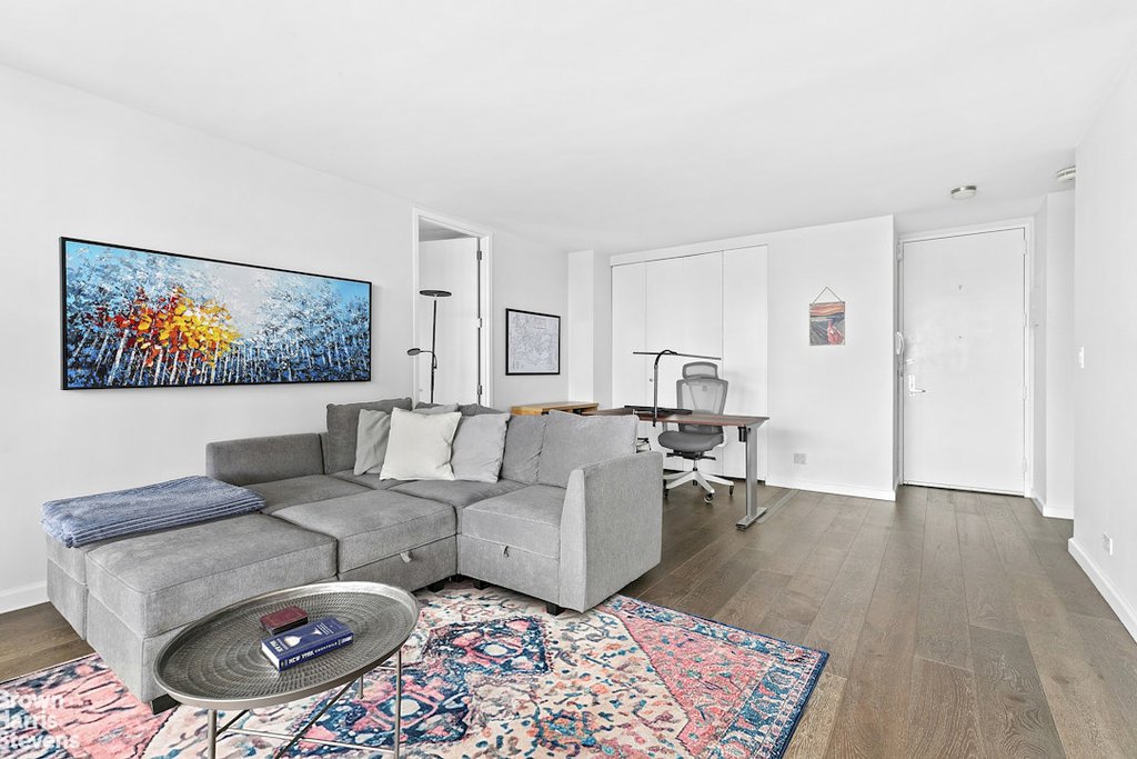 161 West 61st Street, Unit 30E photo 2