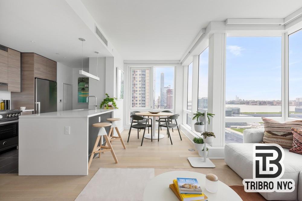 555 West 38th Street, Unit 27