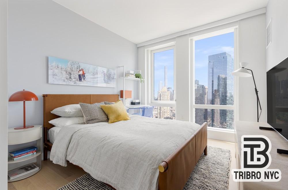 555 West 38th Street, Unit 27 photo 4