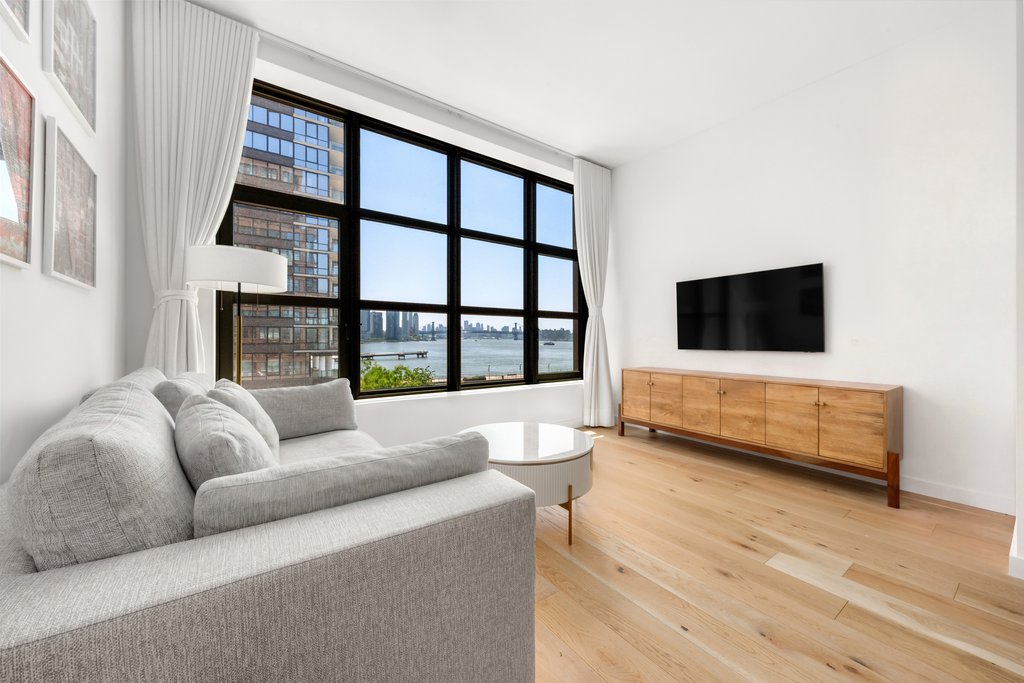 29 Huron Street, Unit 4DW