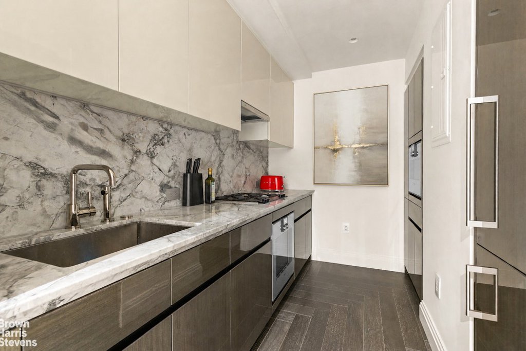 303 Park Avenue, Unit 2225 photo 4